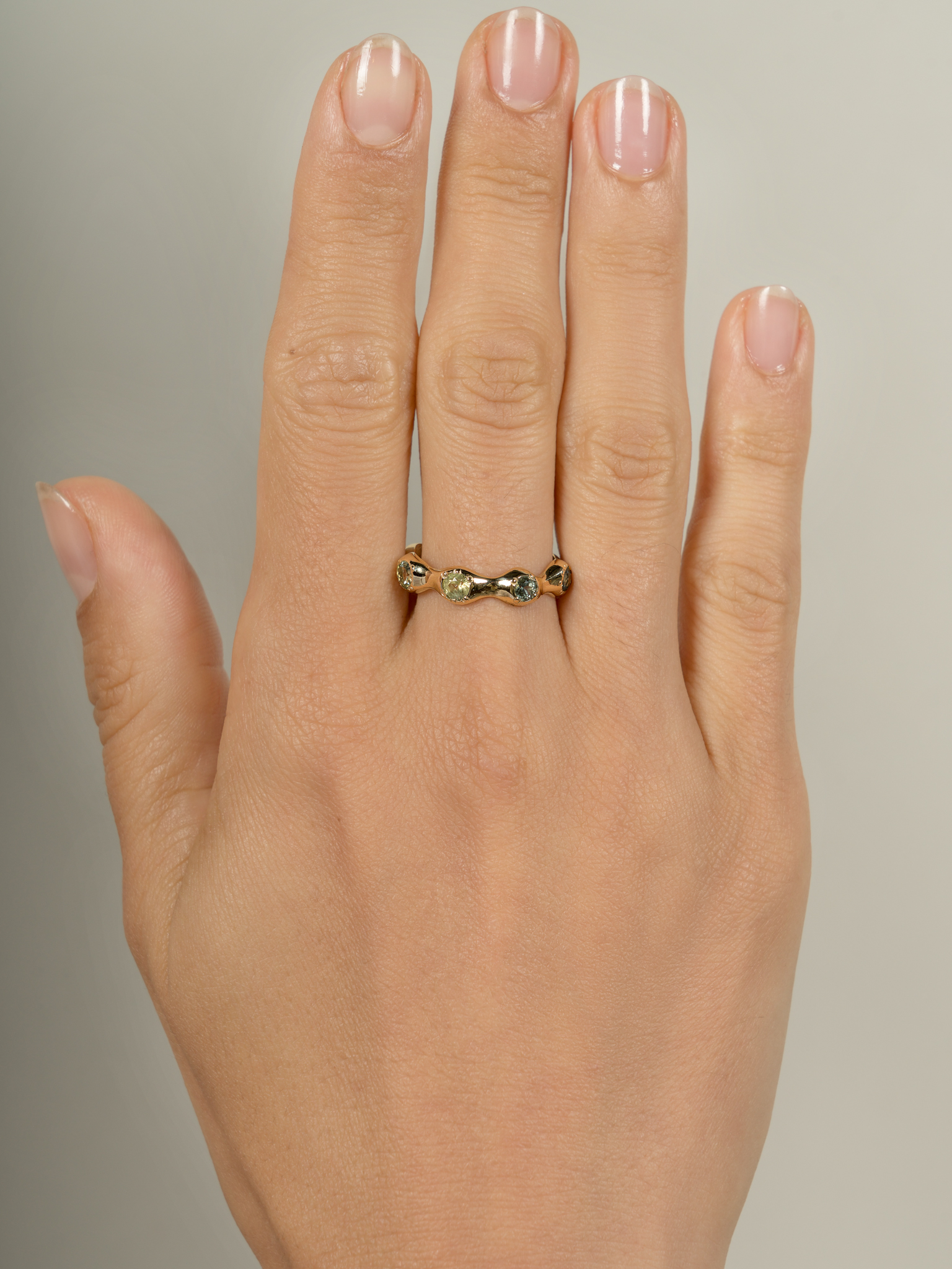 Organic sapphire band